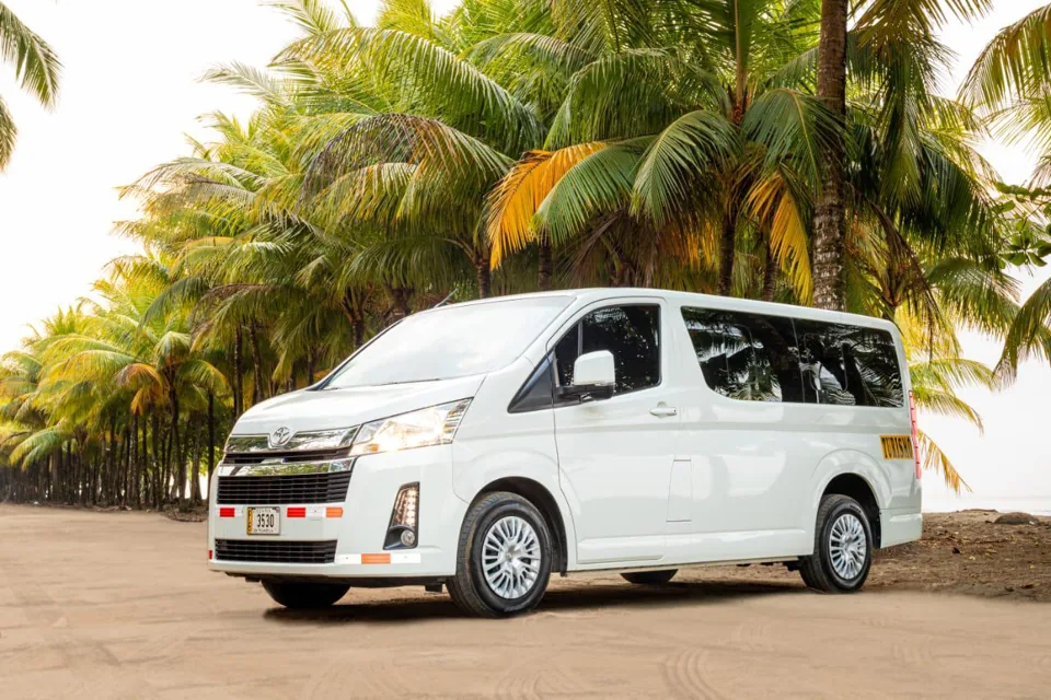 Private transportation vehicles and passenger seating in Costa Rica