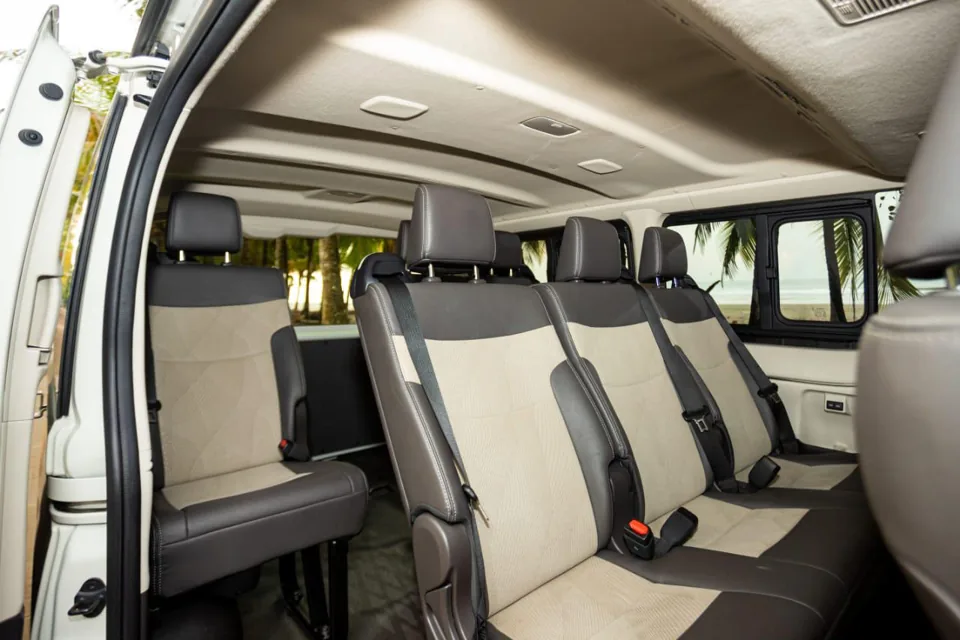 Private transportation vehicles and passenger seating in Costa Rica