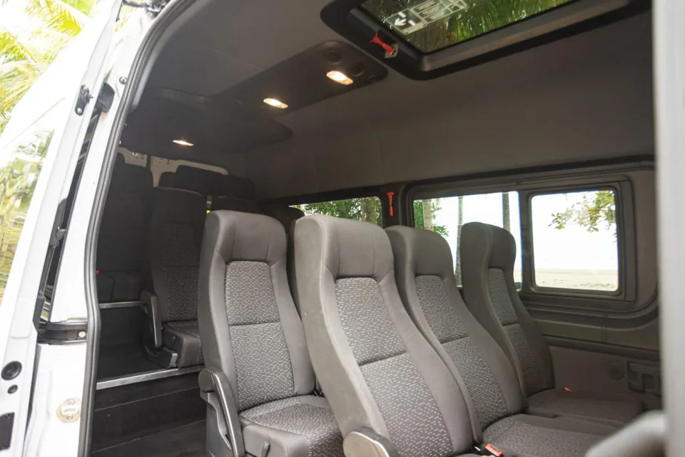Private transportation vehicles and passenger seating in Costa Rica